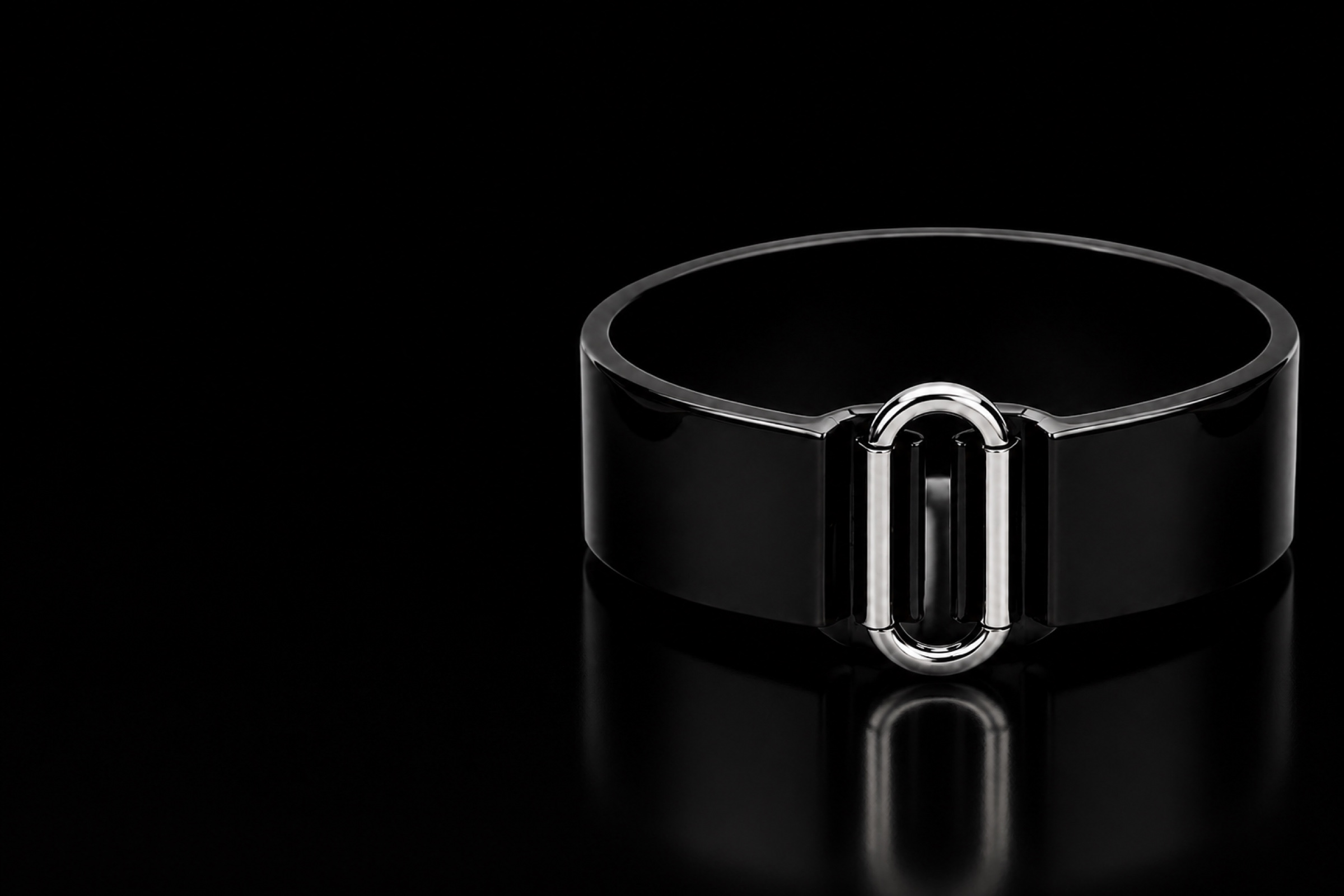 Rapture 04 black enamel collar with polished silver closure